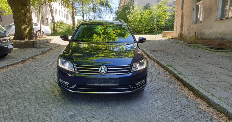 Volkswagen Passat cena 41900 przebieg: 220000, rok produkcji 2012 z Gubin małe 407